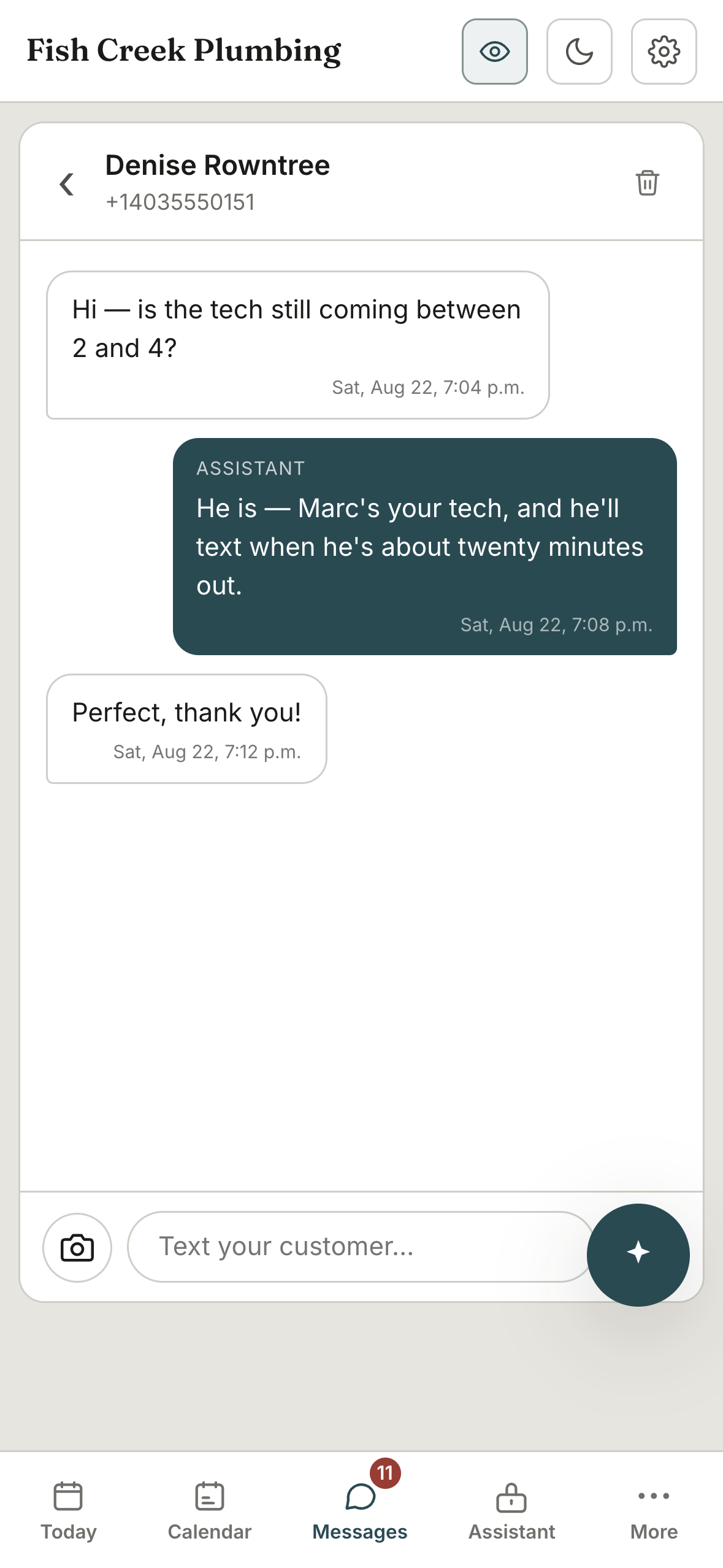 A customer asks if the tech is still coming between 2 and 4. Four minutes later the assistant has confirmed Marc and the twenty-minute heads-up text.